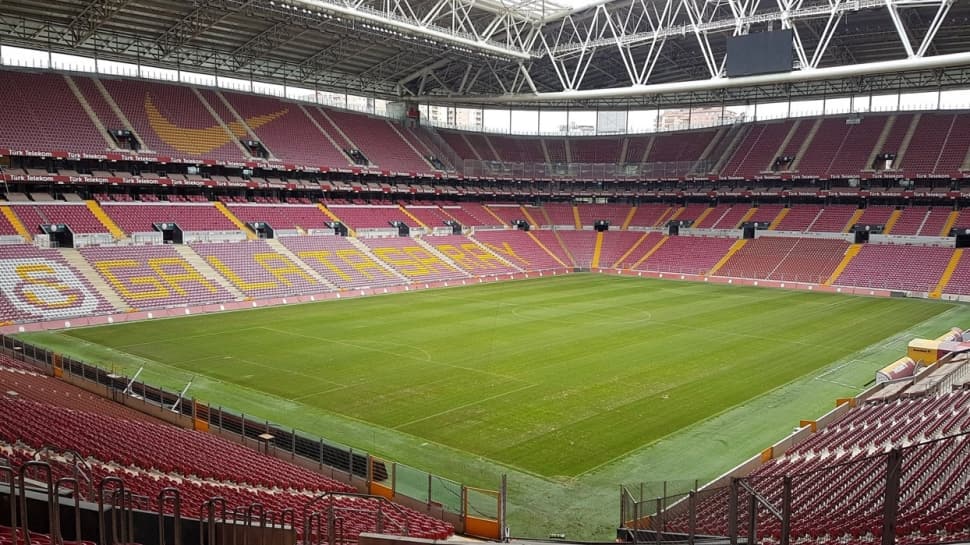 orta oyun galatasaray stadı.jpg