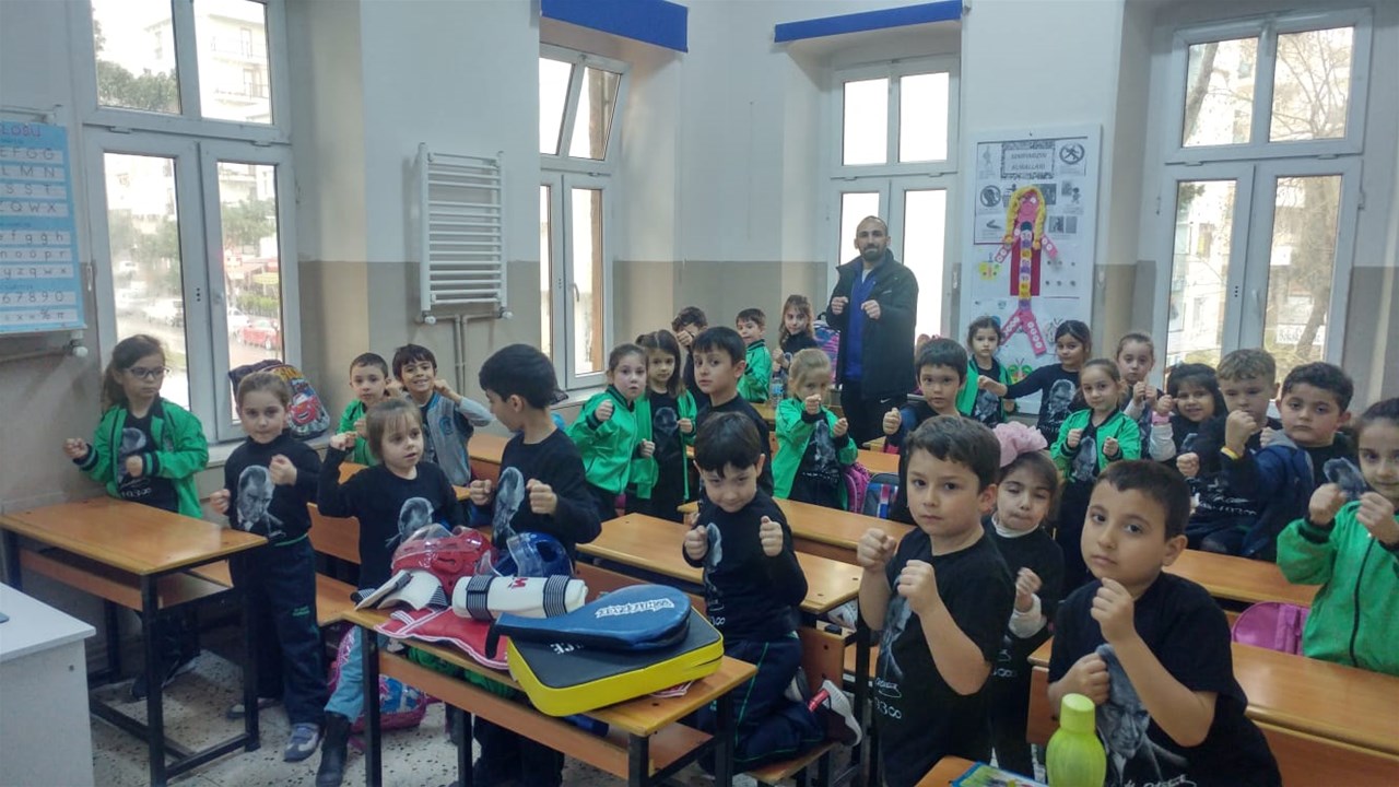 öğrenciler okulda teakwando (1).jpg