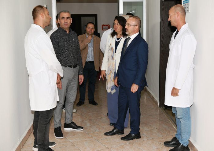 Bülent Turan Laboratuvar (2).jpg