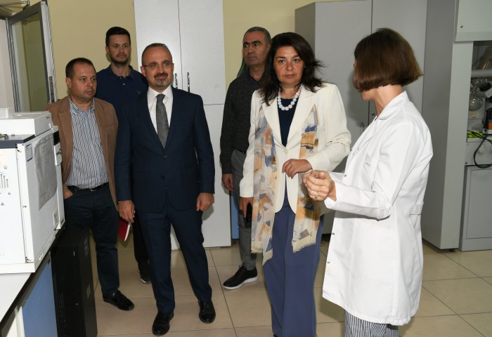 Bülent Turan Laboratuvar (5).jpg