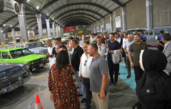 Bülent Turan klasik araba (4).jpg