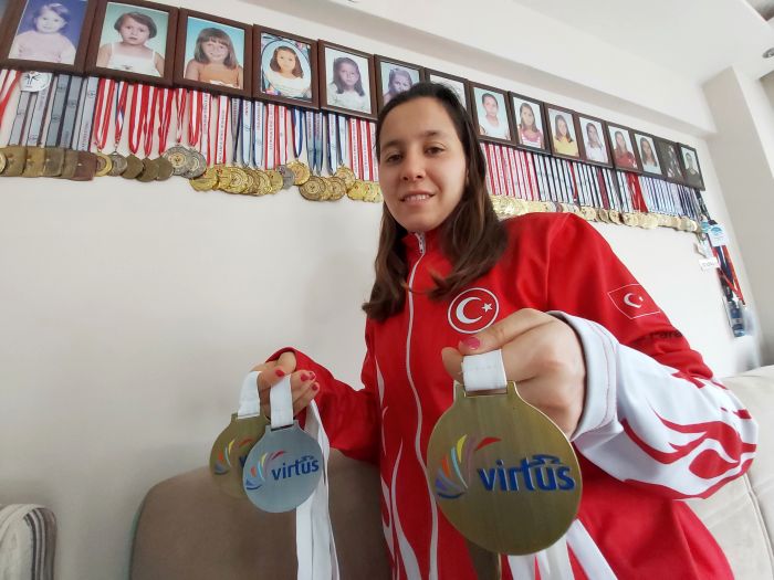 Deniz Şevin Şentuna2.jpg