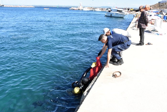 bozcaada deniz temizliği (3).jpg