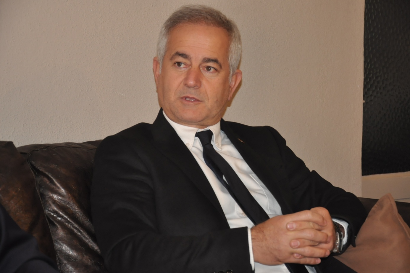 ismet güneşhann.jpg