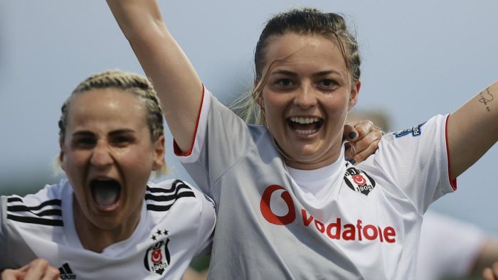 kadın futbol beşiktaş(1).jpg