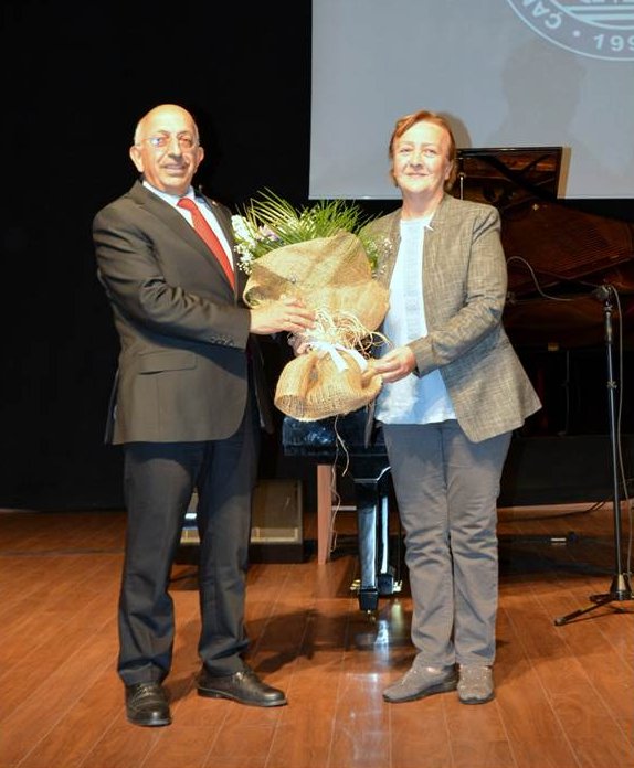 teoman alpay büst (6).JPG