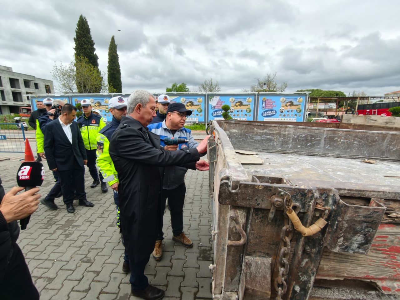 55805_whatsapp-image-2026-04-22-at-17-14-54-1