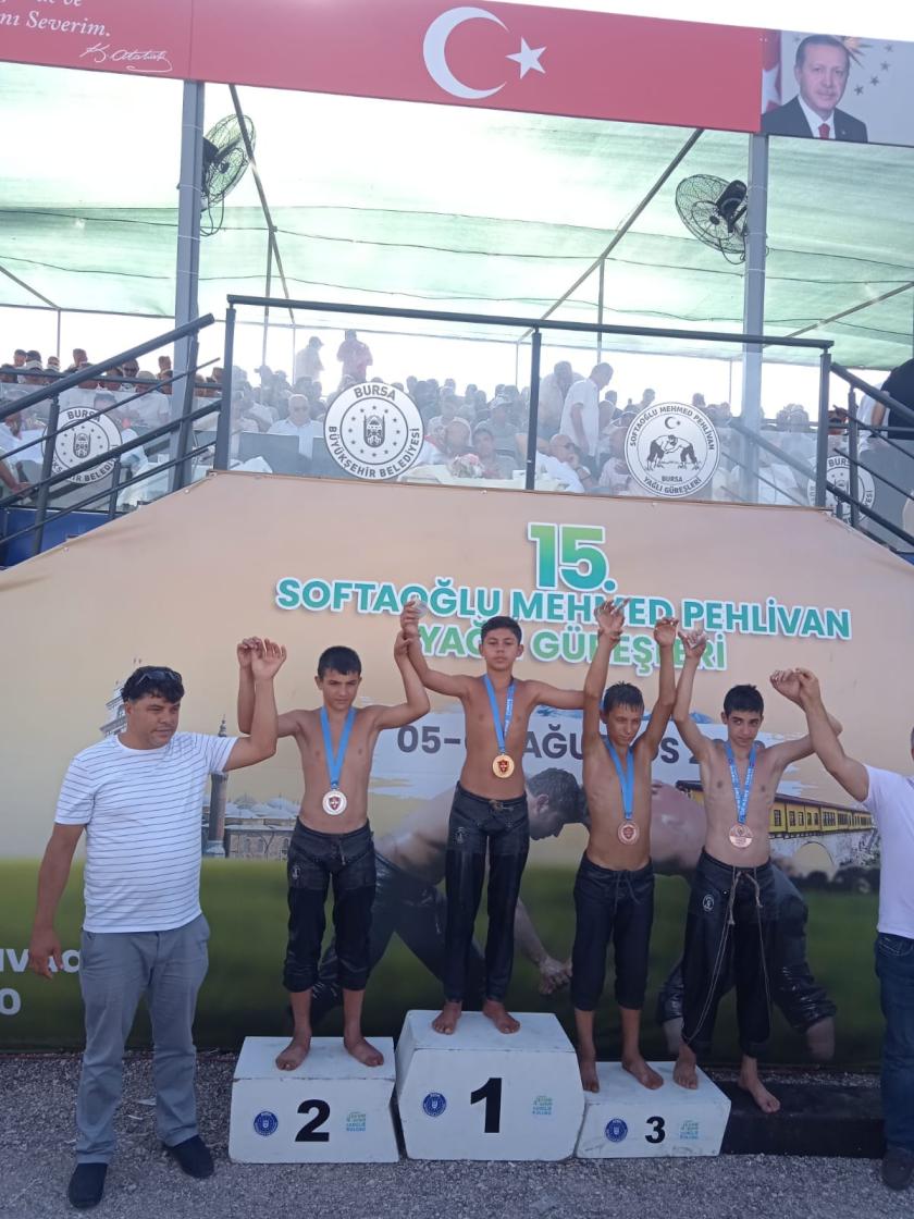 Kepezspor güreşçisi şampiyon oldu