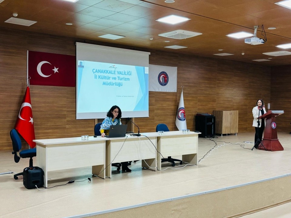 02229953_88880_ayvacik-ta-turizm-calista