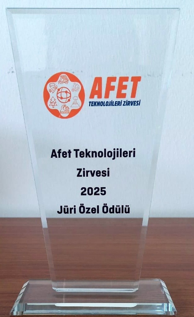101982_wuciwug_96ea8a54_juri-ozel-odulu.jpeg