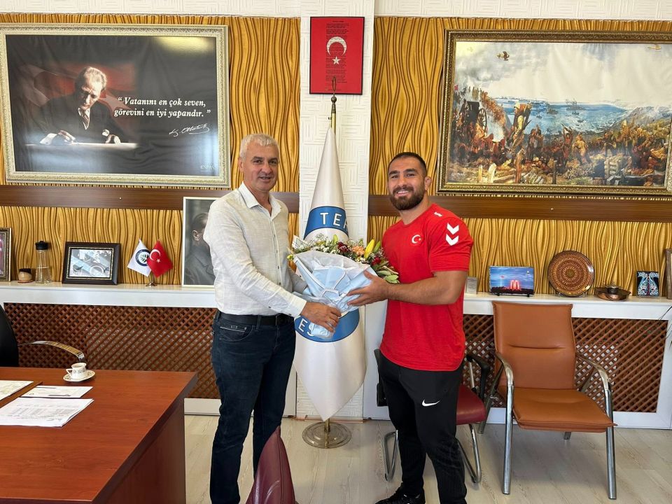 Başpehlivan Feyzullah Aktürk Terzialan’da vatandaşlarla buluştu