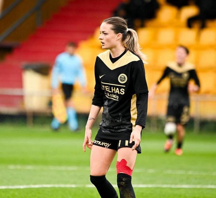 Gelibolulu Milli Futbolcu Melike Öztürk, Fatih Vatan Spor’dan ayrıldı