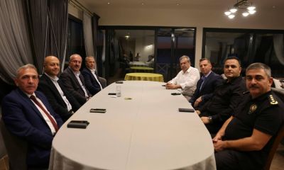 Müdür Kurt için veda yemeği düzenlendi