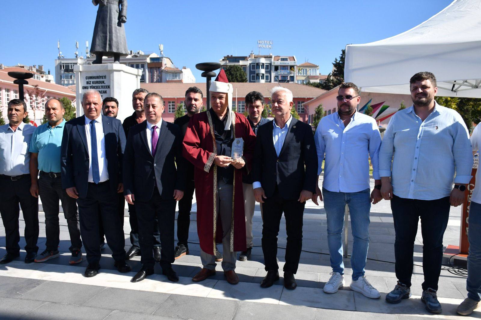110214_wuciwug_6a121b63_unal-ozcan-dan.jpeg