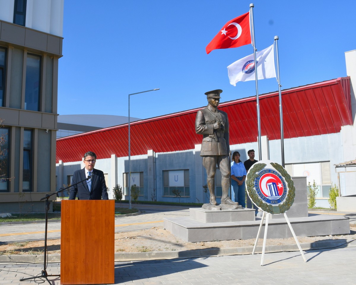 110487_wuciwug_20c95fcd_rektor-erenoglu.jpeg