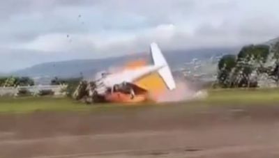 Venezuela'da bir uçak havalandıktan saniyeler sonra düştü: 2 ölü