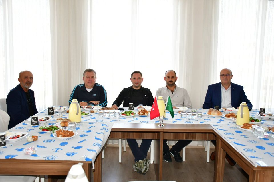 112780-116865-21359_bigakafkas2.jpg