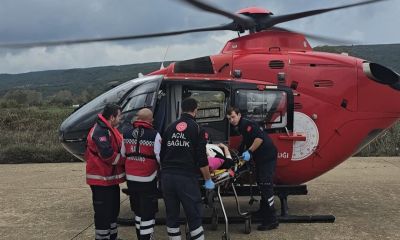 Gökçeada'da rahatsızlanan iki hasta helikopter ambulansla Çanakkale'ye sevk edildi