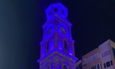 Çanakkale Saat Kulesi, Dünya Diyabet Günü’nde mavi ışıkla aydınlatıldı