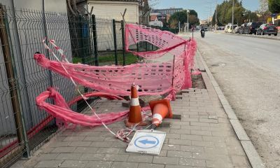 18 Mart Stadyumu kaldırımları yamalı bohça gibi