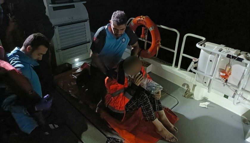 Ayvacık açıklarında ticari gemide yaralanan şahısın tıbbi tahliyesi yapıldı