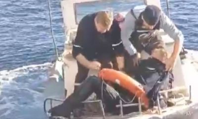 Bozcaada-Geyikli feribot seferi sırasında denize düşen bir kişi kurtarıldı