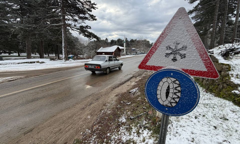 Kazdağları'na beklenen kar geldi