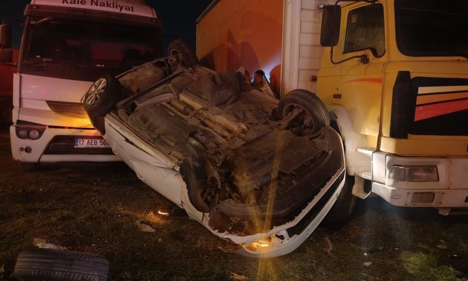 Kontrolden Çıkan Otomobil Takla Attı: Sürücü Araçta Sıkıştı