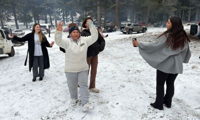 Kazdağları'nda kar yağışını göbek atarak kutladılar