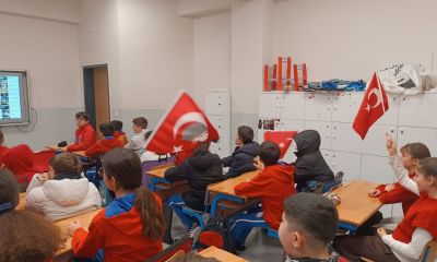 Okullar Al Bayrağa Büründü