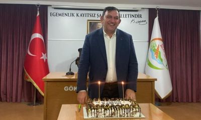 Başkan Bülent Ecevit Atalay yeni yaşını çalışma arkadaşlarıyla karşıladı