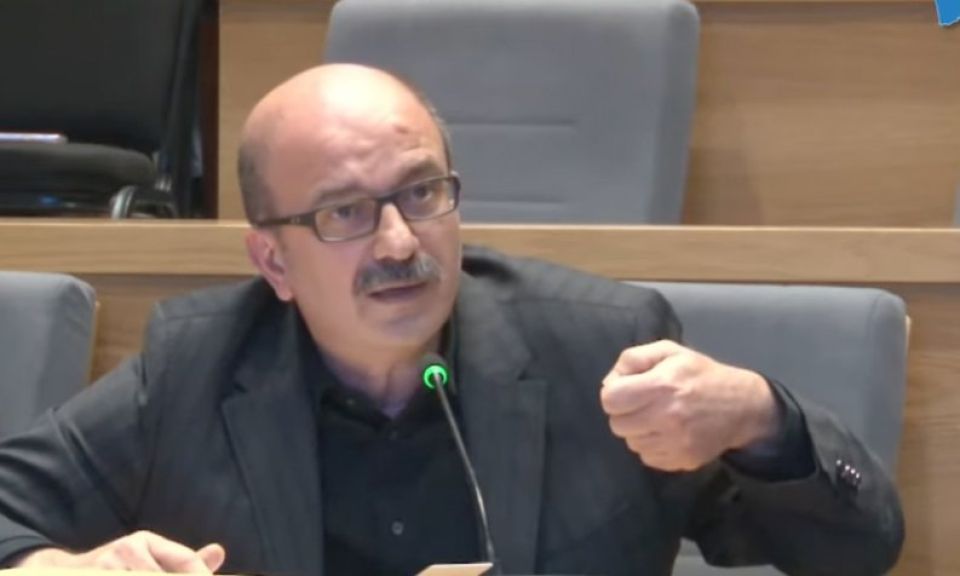 Dr. Hakan Çetin’den belediye yönetimine sert eleştiriler; “Şehrin sorunlarını bırakıp Türkiye siyaseti yapıyorsunuz”