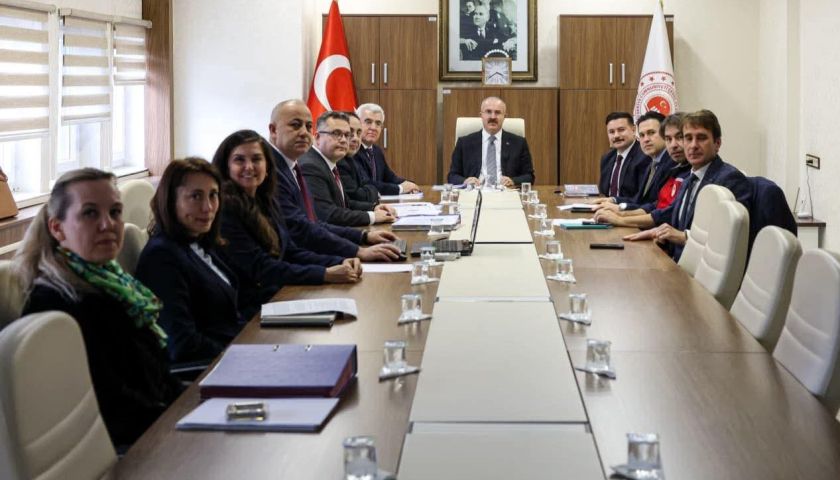 Gökçeada’da turizm toplantısı krizi: Güneşhan tepki gösterdi, adalılar belediyeyi gündeme taşıdı