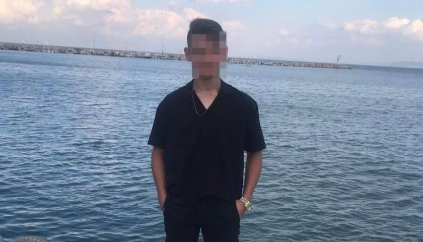 Çanakkale'de 17 yaşındaki çocuk üvey babasını öldürdü   