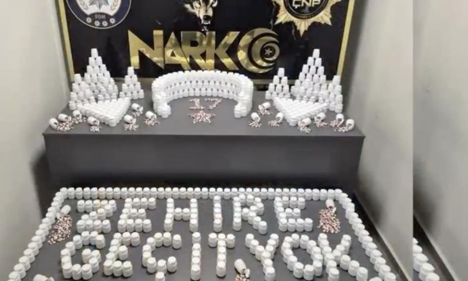 Çanakkale'de uyuşturucu operasyonuna 2 tutuklama   