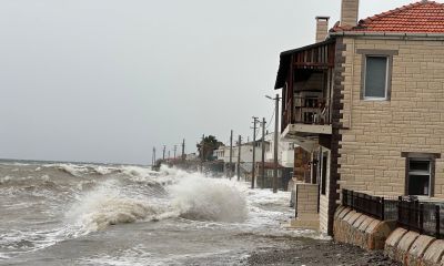  Ayvacık'ta kara ile deniz birleşti