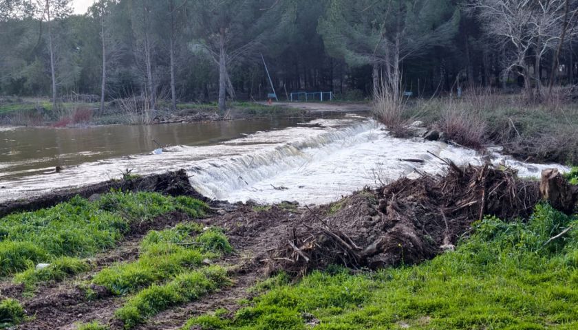 Atikhisar Barajı'ndan su tahliyesi devam ediyor