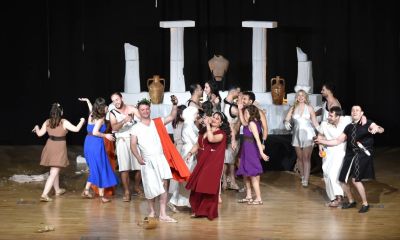 “Lysistrata Kadınlar Savaşı” adlı tiyatro oyunu, Çanakkale izleyicisi ile buluştu