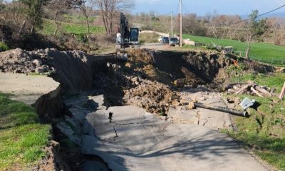 Yol Çöktü! Kızılkeçili Köyü İğdelik Mahallesi ile Bağlantı Kesildi