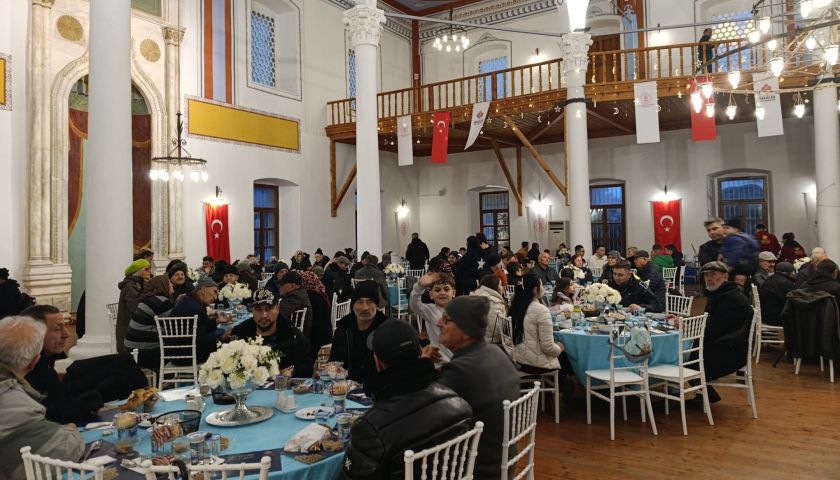   Tarihin gölgesinde manevi buluşma