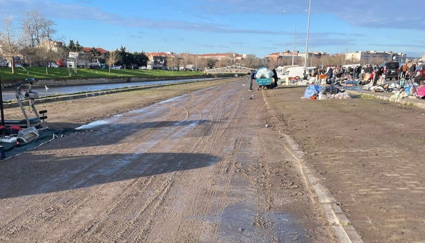 Bit Pazarıydı, Balçık Pazarı oldu!