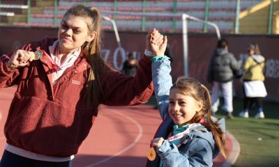 Pistte Sevgi Koşusu: Çanakkale’de anne ve kızlar el ele yarıştı!