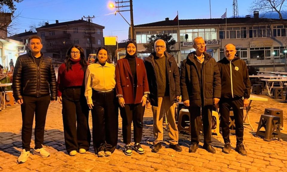 İYİ Parti Biga Teşkilatı Kozçeşme’de Vatandaşlarla İftar Yaptı