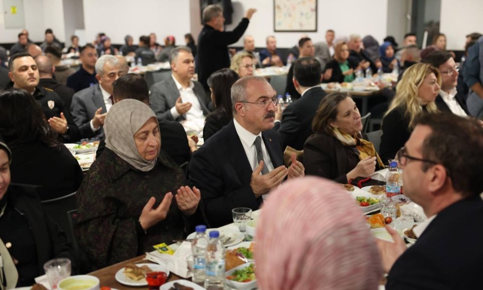 Sanayi devinin sofrasında manevi buluşma