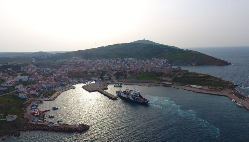 Bozcaada'ya bayramda o araçların geçişleri yasaklandı