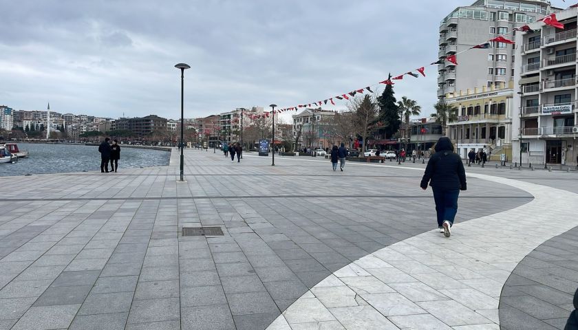 Bayramın İkinci Günü Kordon Boyu Sessizliğe Büründü