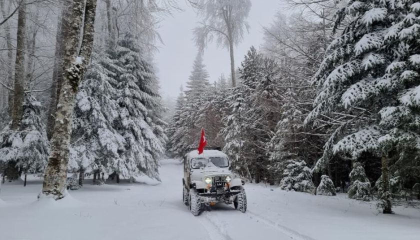 Çanakkale Kazdağları beyaza büründü: Bayramda kartpostallık manzaralar