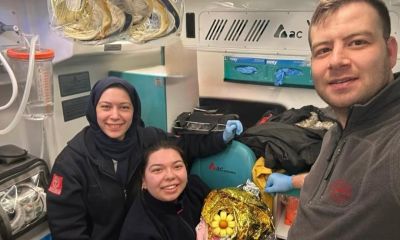 Dünyaya gözlerini ambulansta açtı