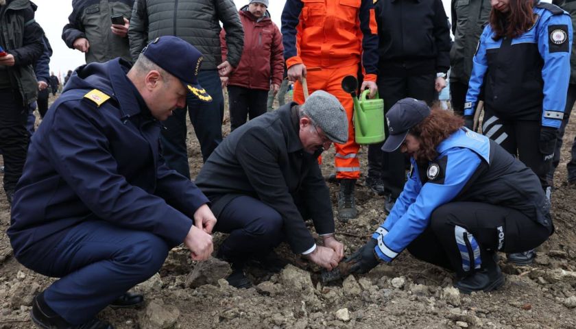 Çanakkale'de 5 bin fidan toprakla buluştu