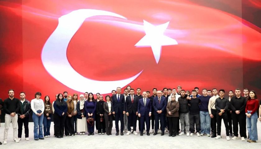 Bakan Yardımcısı Bülent Turan’dan Alevi gençlere mesaj: “Bu noktaya kolay gelinmedi”